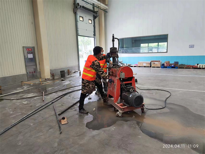 牟平厂房地面下沉塌陷注浆加固施工